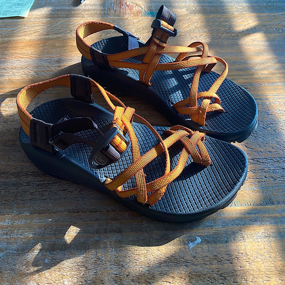 Women’s Chaco chacos sandals Sz 7. Orange EUC